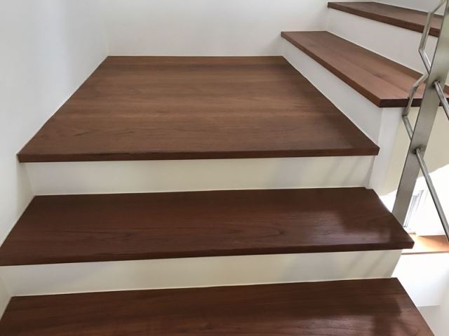 木質樓梯施工