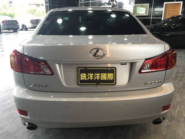 LEXUS IS250-