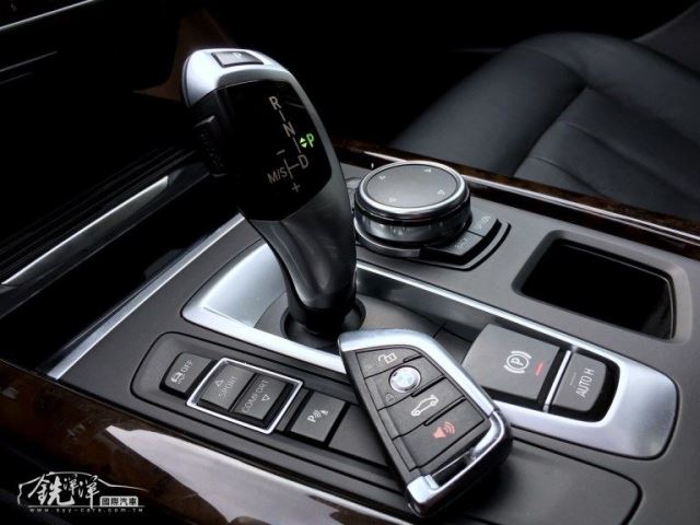 15′ BMW X5 S35I 黑-