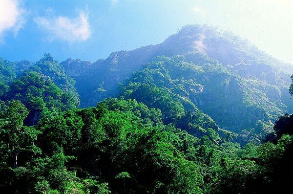 石壁山景