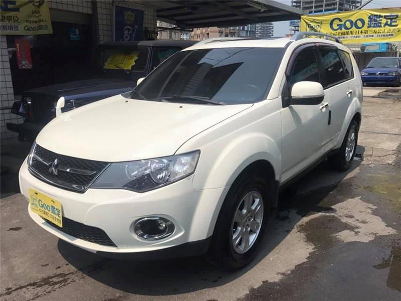 2011 MITSUBISHI OUTLANDER 2.4 一-