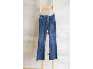 自由不羈的復古 排釦不修編褲頭褲管高腰牛仔微喇叭褲