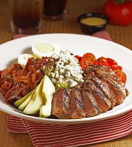 海鷗炭烤沙朗牛排沙拉 GRILLED SIRLOIN COBB SALAD