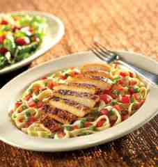 紐奧良雞肉奶油起司麵 BLACKENED CHICKEN ALFREDO