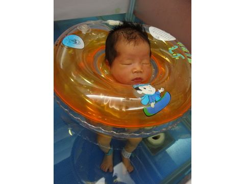嬰兒游泳-【板橋不孕症檢查】欣幼婦產科