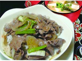 燒牛肉飯(內湖平價日式料理)-