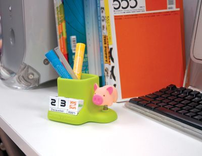 《luft》Piggy 造型筆筒桌曆座(小粉橘豬)-