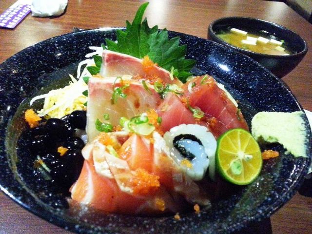 天海生魚片丼-