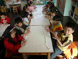 桃園幼兒園–幼兒園搓湯圓