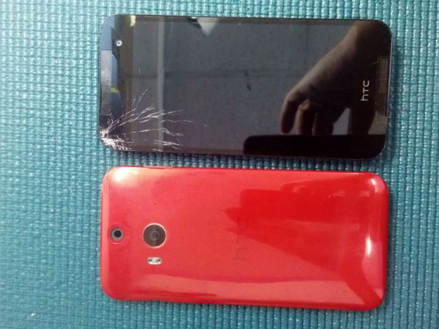 HTC 蝴蝶2面板破-