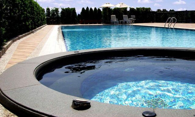 戶外泳池 Swimming Pool-