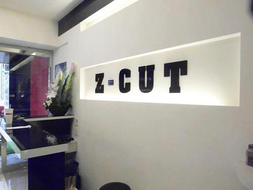 專業剪髮–Z CUT櫃檯環境-