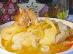 原煲魚翅燉土雞