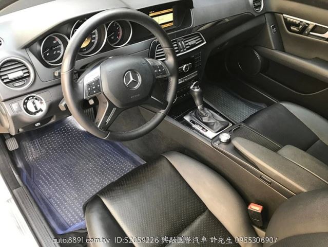 Mercedes-Benz GLC GLC300 2017款 手自排 2.0LMercedes-Benz C-Class Sedan C200 2012款 自手排 1.8L-