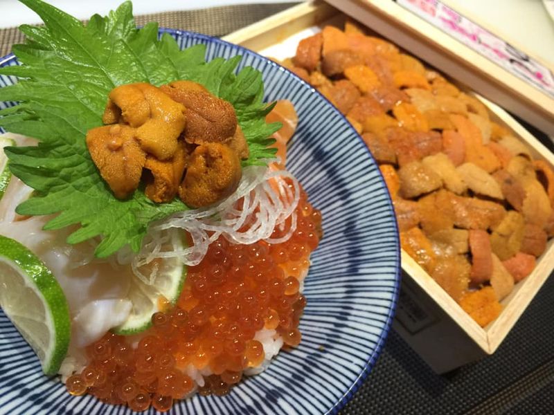 海膽鮮味三色丼