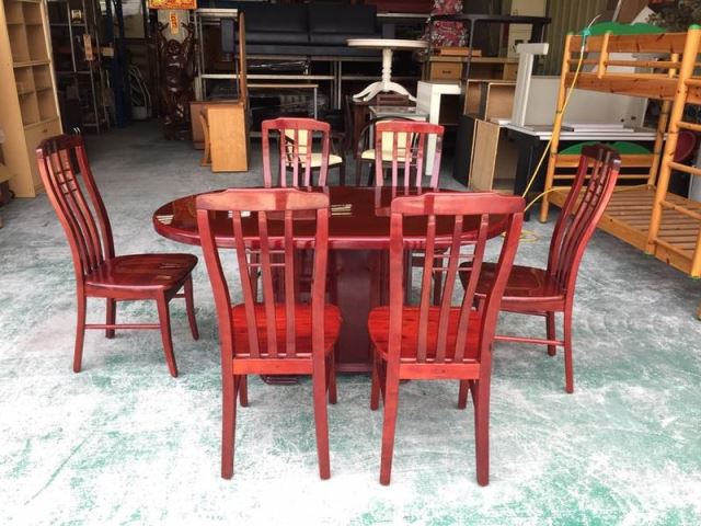 二手家具- 陀圓形紅木色餐桌+6張餐椅-【高價收購二手辦公家具】回收二手家具、二手家電-樂業家具行