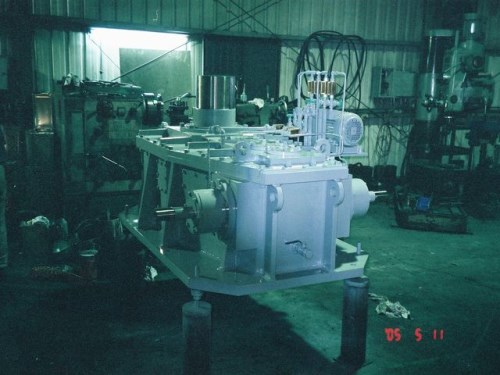 20噸鐵水轉盤齒輪箱:傘齒輪(雙入力軸)-