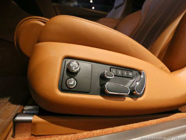 Bentley Continental GT V8 2013 永三代理-