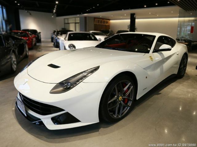 Ferrari F12 BERLINETTA 2015 蒙地拿代理-