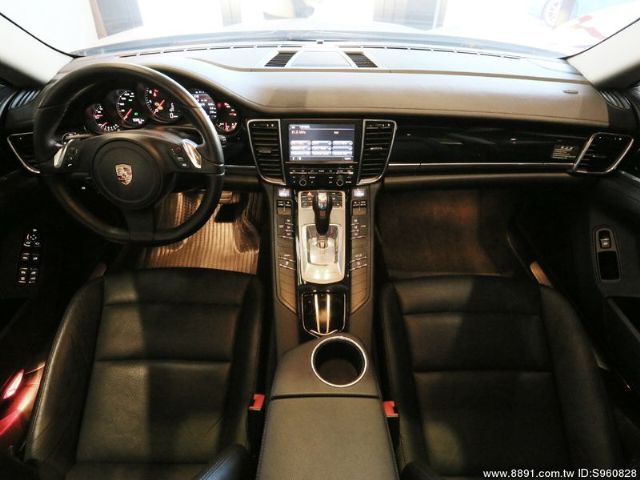 Porshe Panamera 2011永業代理-