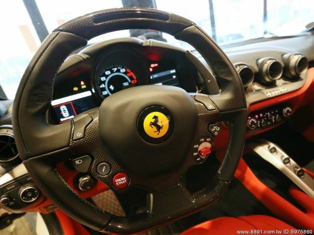 Ferrari F12 BERLINETTA 2015 蒙地拿代理-