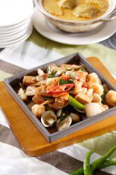 鐵板海鮮豆腐 YunThai Seafood Mix Salad