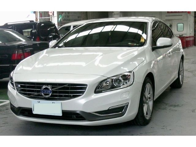 VOLVO S60-