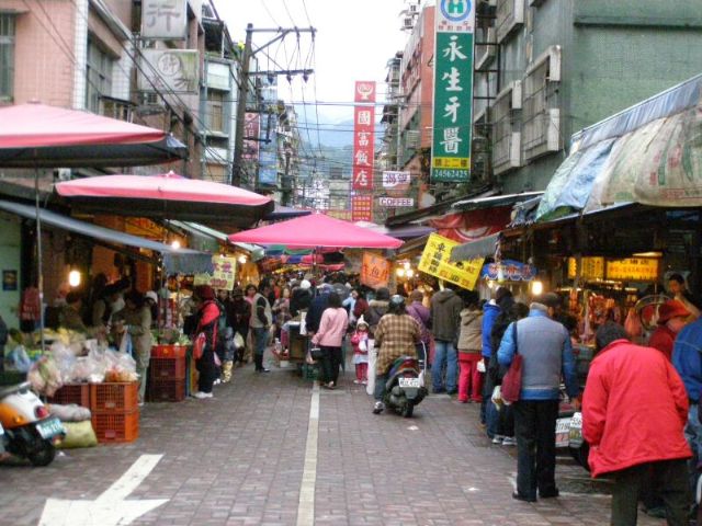 七堵廟口市場美食圈