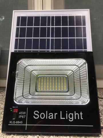 太陽能45W數位投光燈-