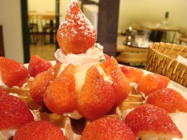 鮮草莓鬆餅-