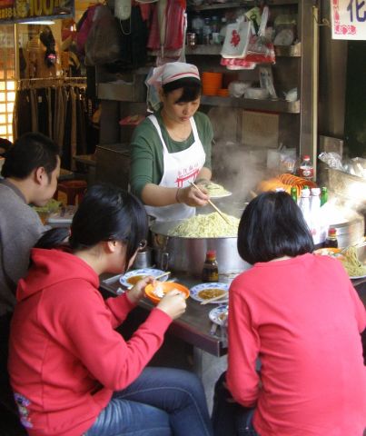 基隆廟口40號攤 – 花枝羹、大麵炒