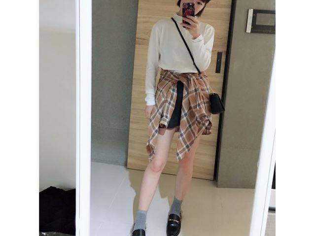 簡約純色微高領上衣-網購韓服、日韓服飾、精品韓國衣服｜YamiYa