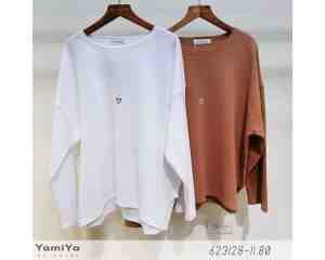 刺繡小愛心側開叉Ｔ袖