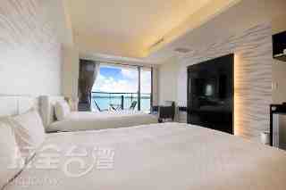 面湖全景四人房（LakeView Family）