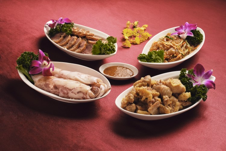 瑞馬迎春六喜拼