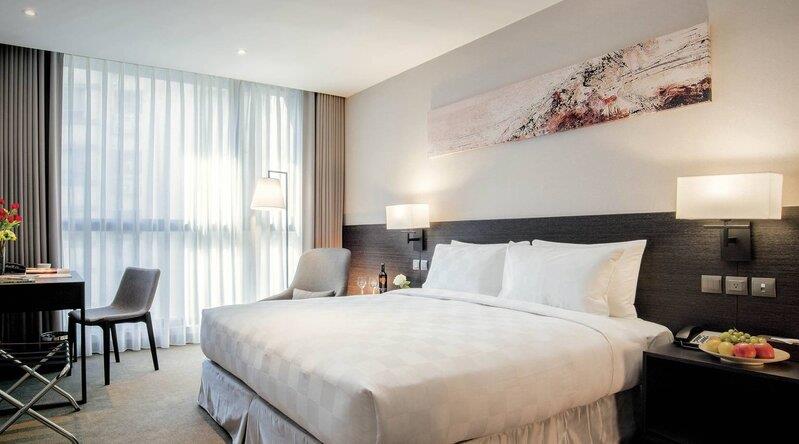 新店休息3小時推薦：白金花園酒店。